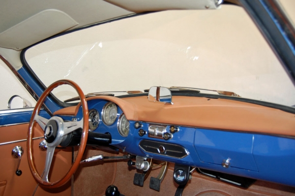 1958_Alfa_Giulietta_SV_interior_resize.j