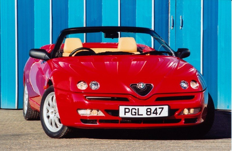 View-Of-Alfa-Romeo-Spider.jpg.51e5c52573