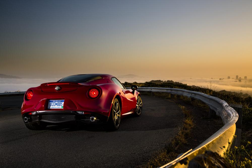 2015-Alfa-Romeo-4C-71.jpg