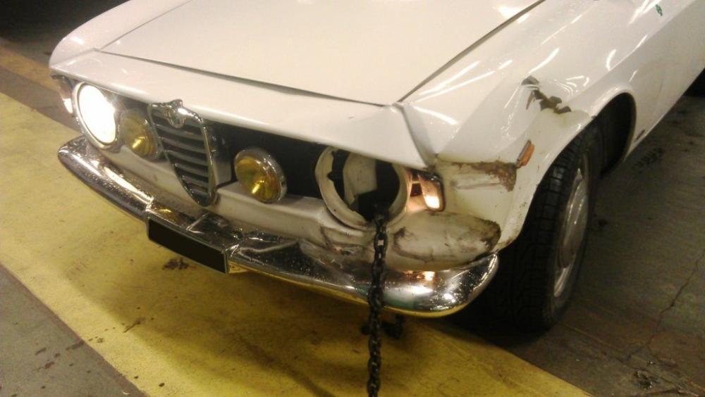 alfa-romeo-giulia-crash  (8).jpg