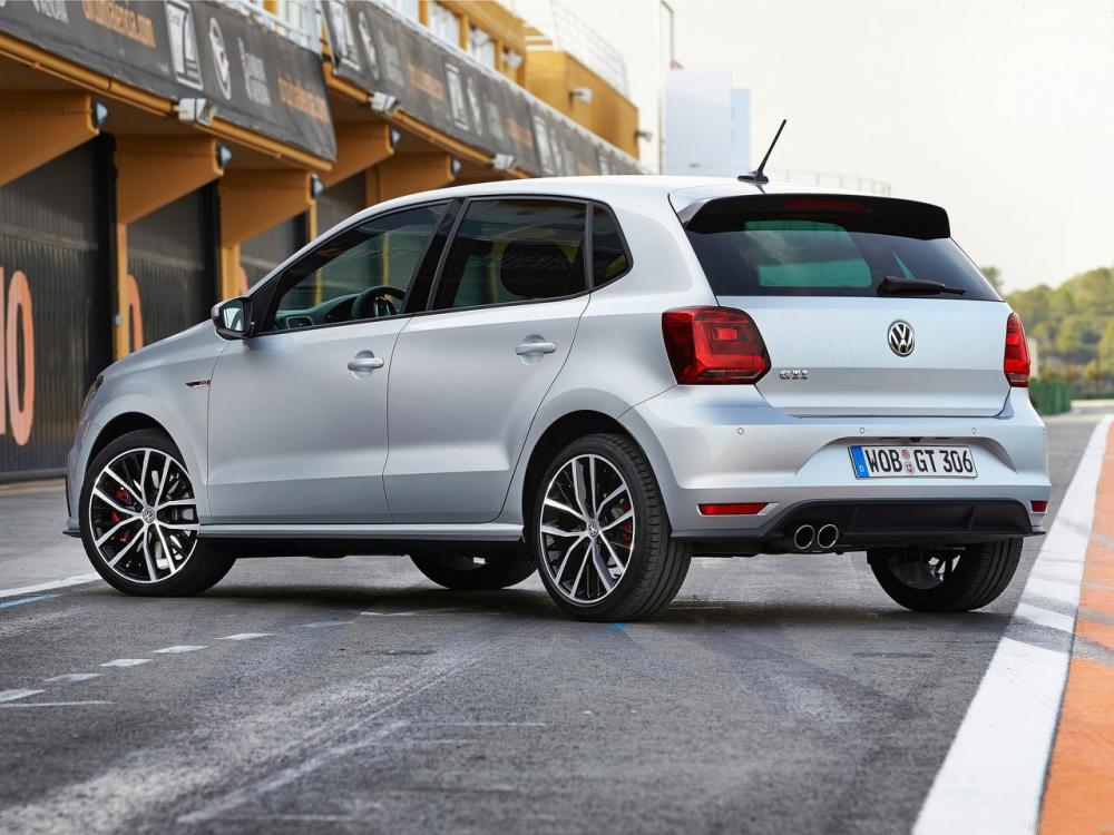 Volkswagen-Polo_GTI_2015_Pics_Rear-Angle.jpg