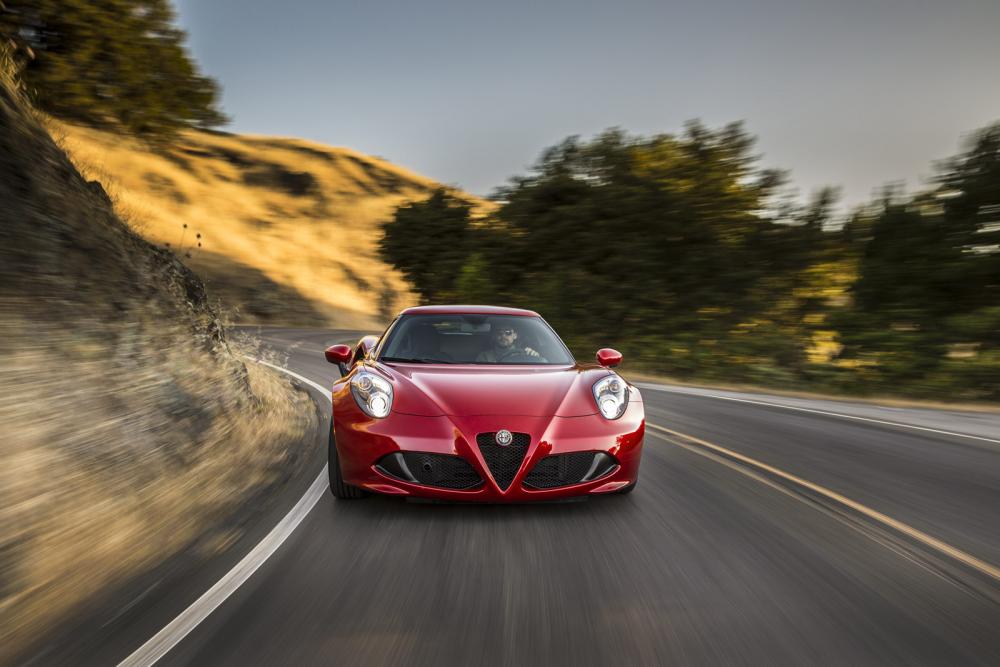 2015-Alfa-Romeo-4C-76.jpg