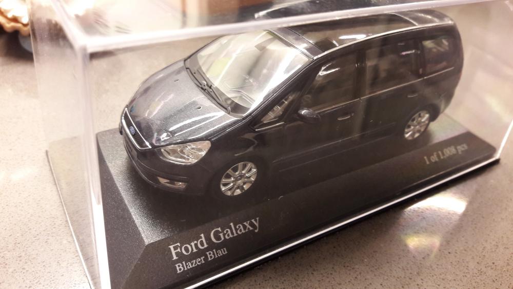 ford-galaxy-minichamps.jpg