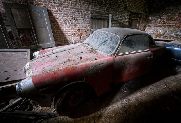 alfa-romeo-abandoned (7).jpg