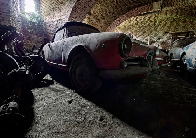 alfa-romeo-abandoned (9).jpg