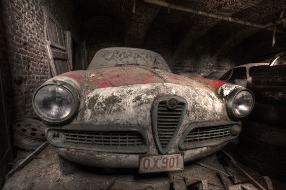 alfa-romeo-abandoned (23).jpg