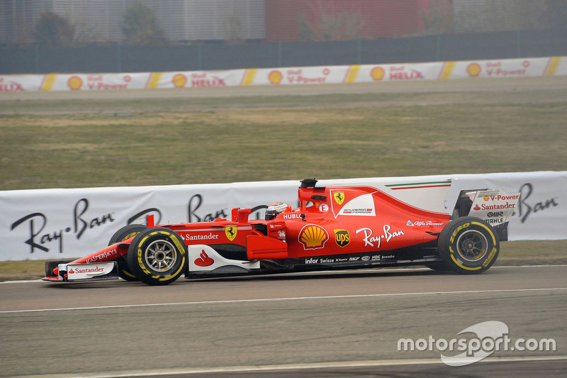 f1-ferrari-sf70h-launch-2017-kimi-raikkonen-ferrari-sf70h (1).jpg