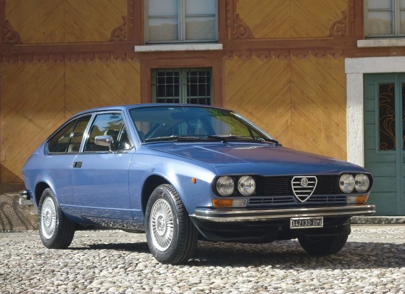 alfa-romeo-gtv-116-azzurro-2.jpg