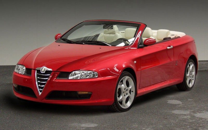 signee-bertone-comme-le-coupe-cette-alfa-romeo-gt-cabrio-na-jamais-atteint-le-stade-de-la-serie.jpg