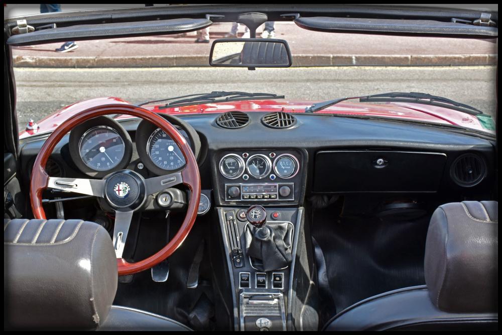 5a678e641e9d5_Spider105interieur.thumb.jpeg.2a71390f9a8513f456f9ba74731c91d1.jpeg