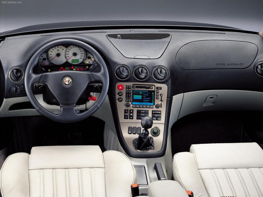 alfa-romeo-166-interior-1.thumb.jpg.7d21de173762fd659754cdd153866317.jpg