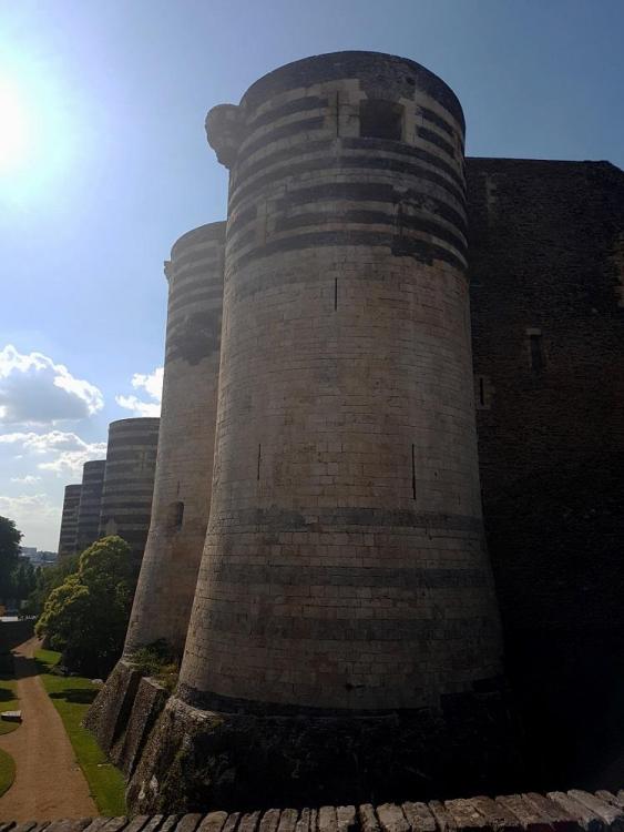 20180708_182701 v.jpg