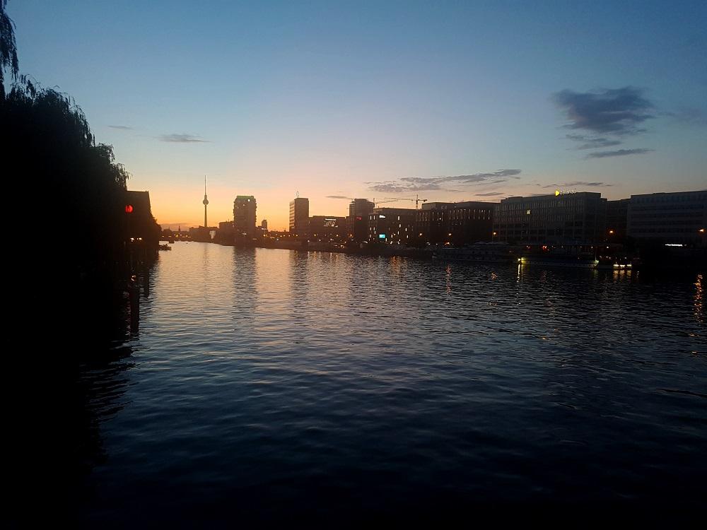 20190724_213751 v.jpg