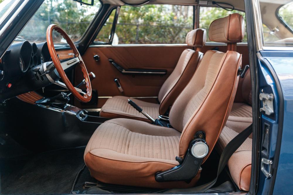 Alfa Romeo 2000 intérieur (23).jpg