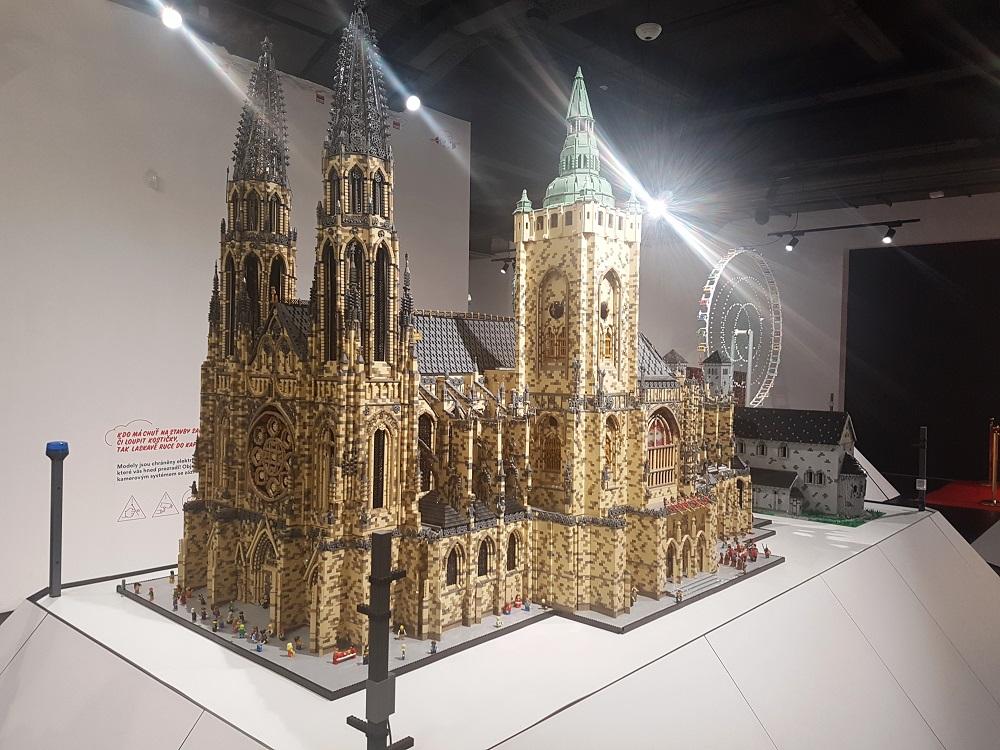 20190803_191524 v.jpg