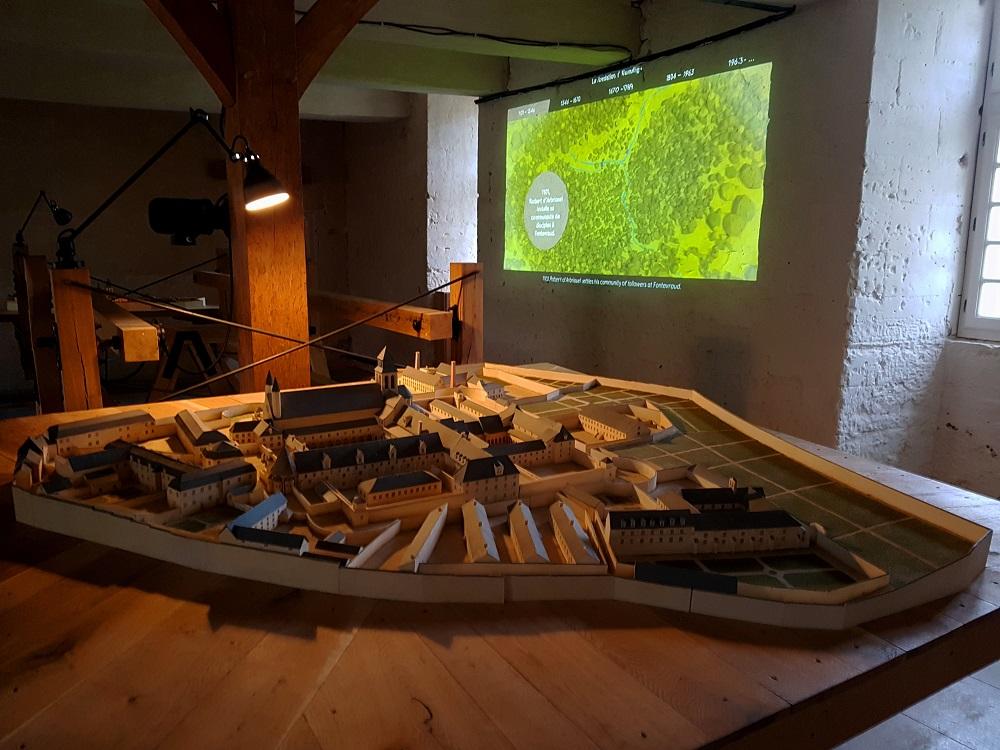 20191101_141232 v.jpg