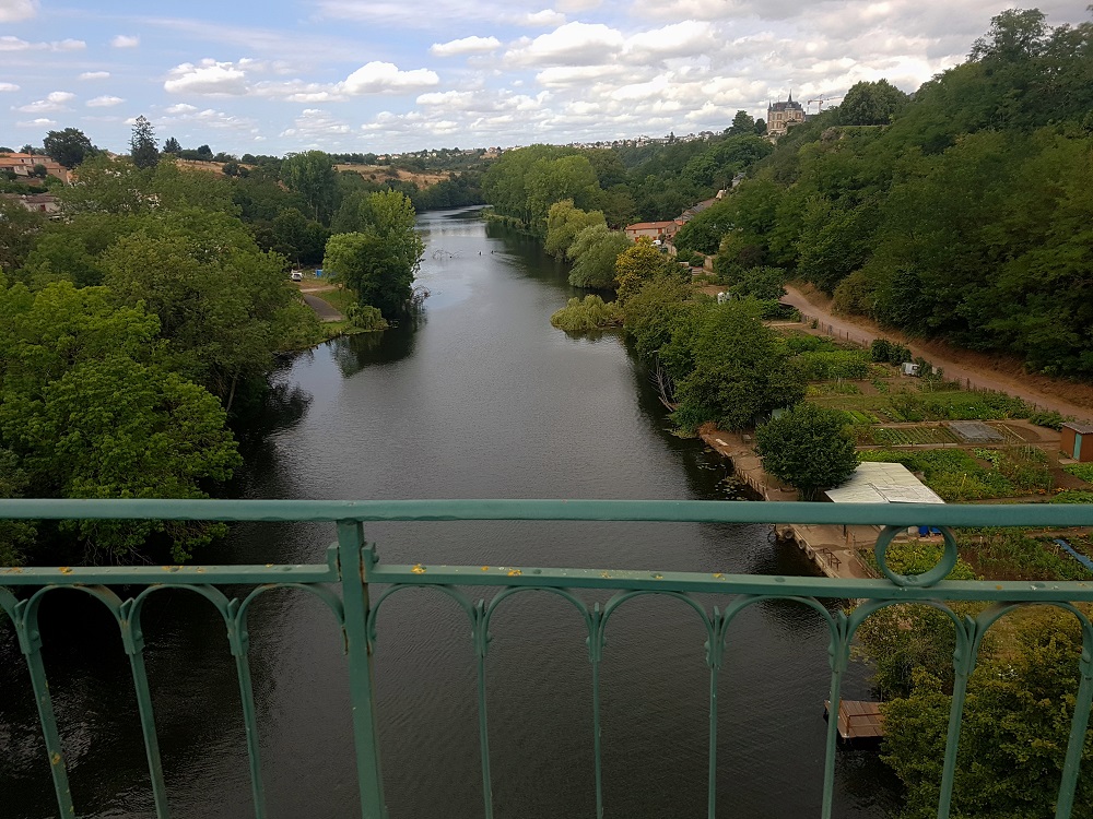 20200801_154705 v.jpg