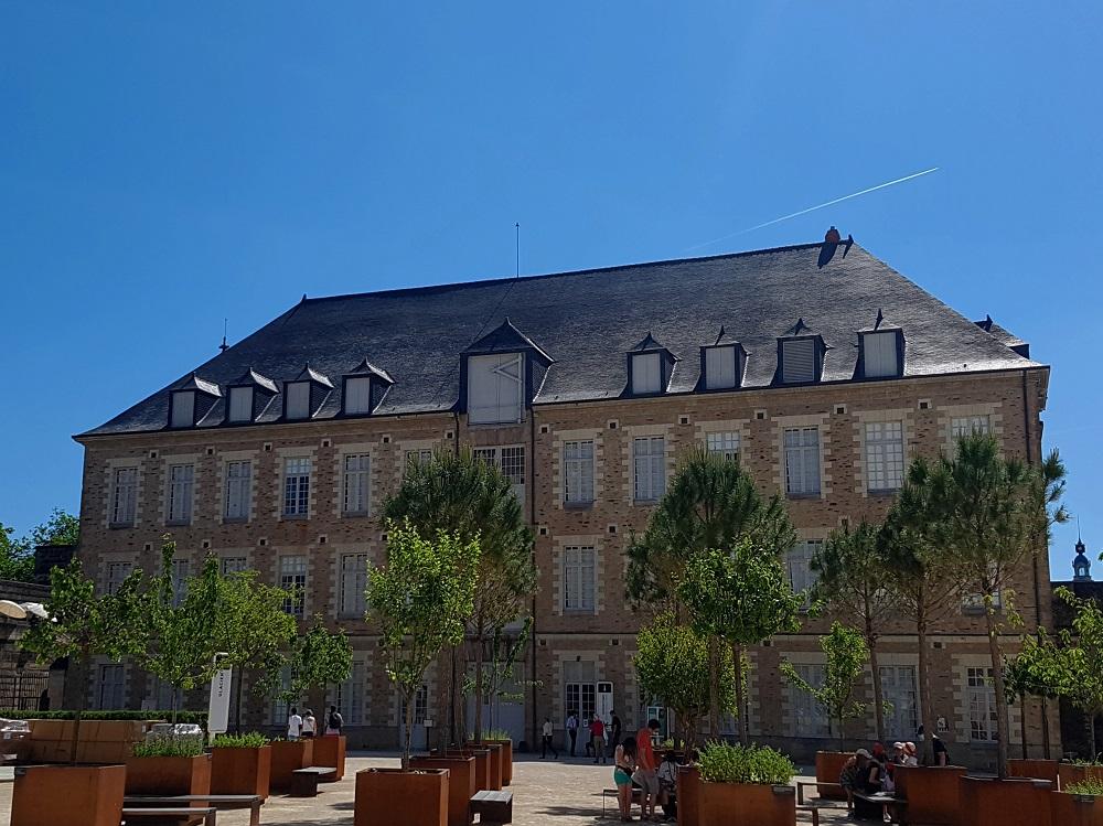 20210613_113722 v.jpg