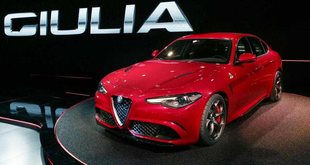 alfa-romeo-giulia-2016-2.thumb.jpg.7109a429b1880a709e0c531fbd49288e.jpg