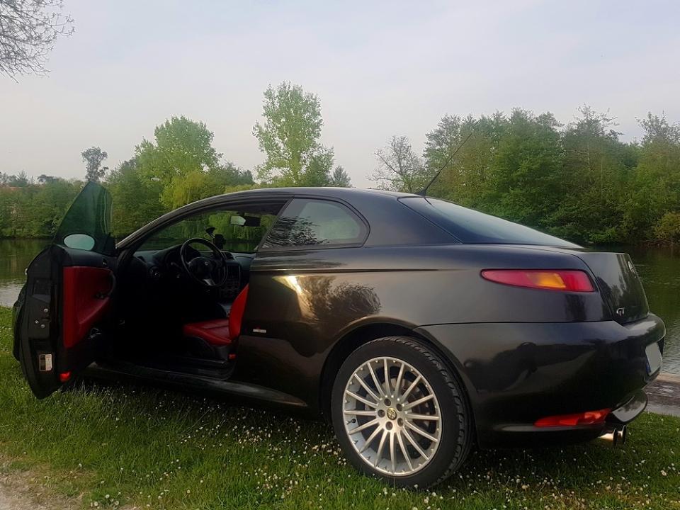 20220430_193743 v.jpg