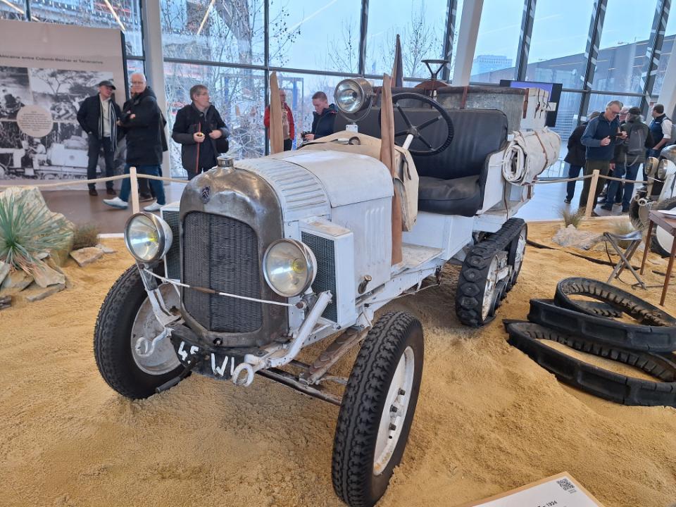 SalonRtromobile06-02-2025(97).jpg.f944a9fb3307e16f1934f0e3cf3fc323.jpg